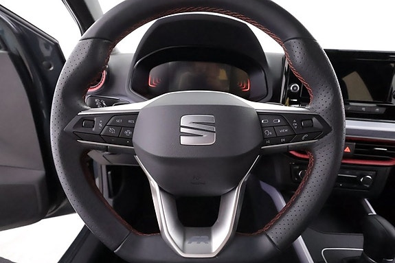 Seat Arona 23 of 27