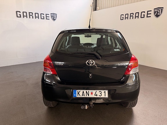 Toyota Yaris 6 of 15