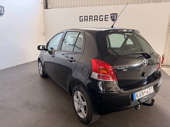 Toyota Yaris 9 of 15
