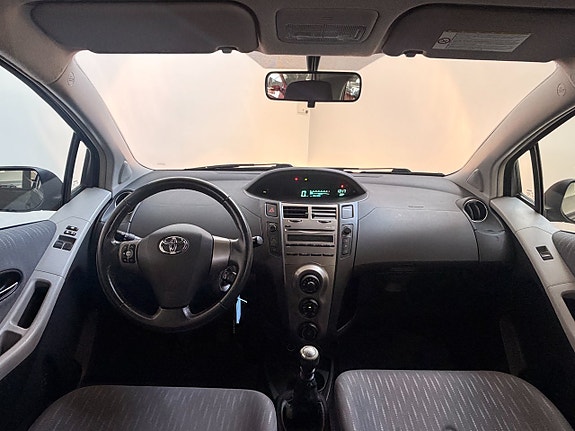 Toyota Yaris 14 of 15
