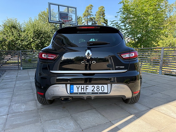 Renault Clio 6 of 8