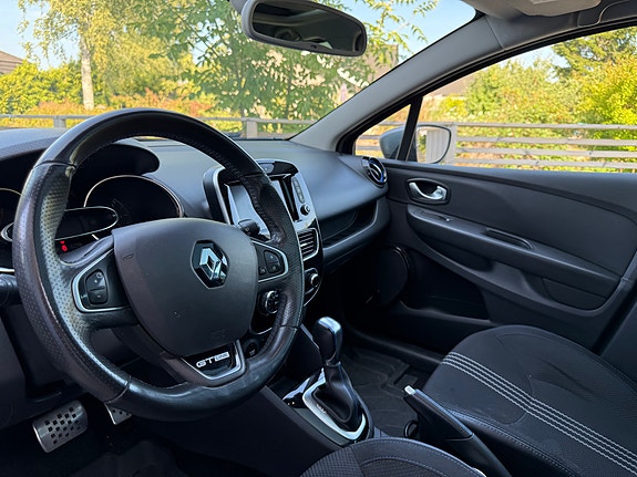 Renault Clio 7 of 8