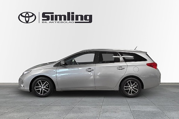 Toyota Auris 3 of 13