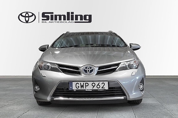 Toyota Auris 5 of 13