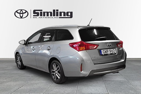 Toyota Auris 2 of 13