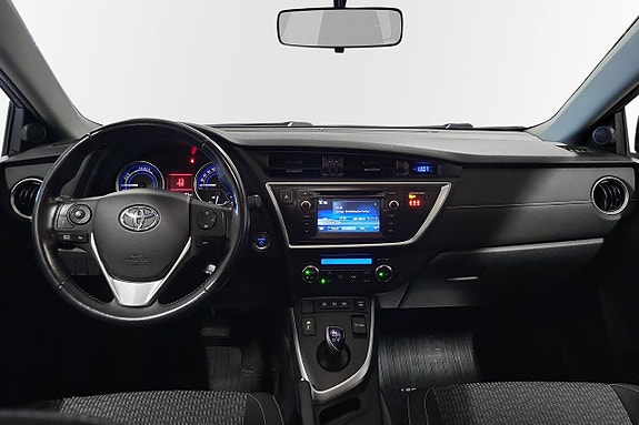 Toyota Auris 8 of 13