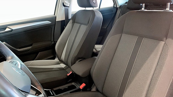 Volkswagen T-Roc 8 of 15