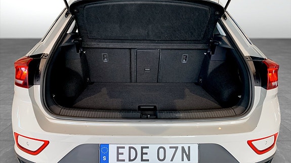 Volkswagen T-Roc 12 of 15