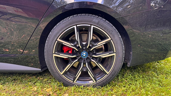 BMW i4 9 of 10