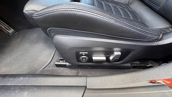 BMW i4 6 of 10