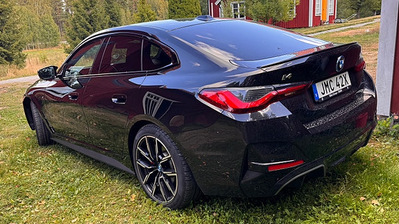 BMW i4 3 of 10