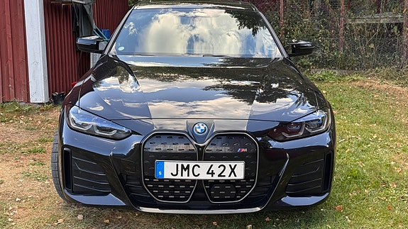 BMW i4 2 of 10