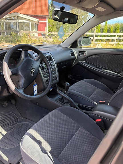Toyota Avensis 3 of 5