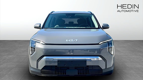 Kia EV3 8 of 9