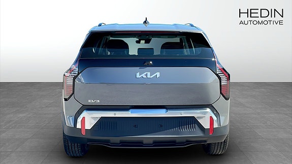 Kia EV3 7 of 9