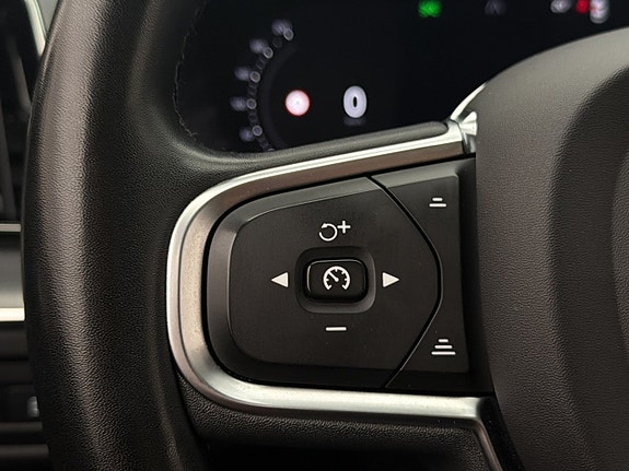 Volvo XC60 14 of 30