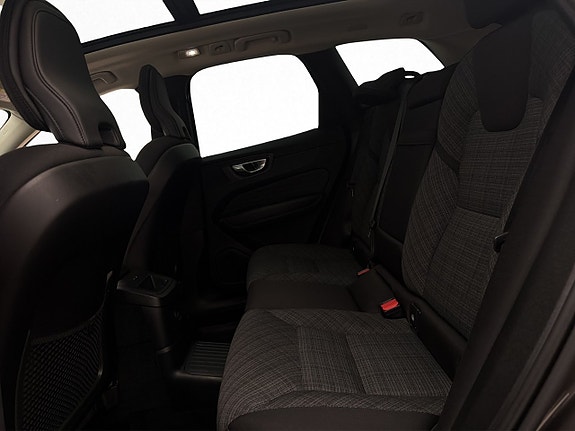 Volvo XC60 26 of 30