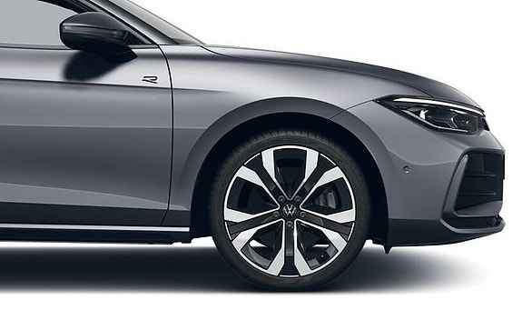 Volkswagen Passat 2 of 7