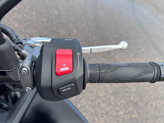 Yamaha MT-09 Y-AMT 7 of 8