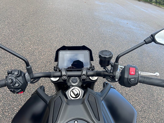 Yamaha MT-09 Y-AMT 8 of 8