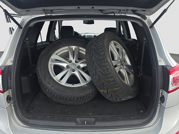 Hyundai Santa Fe 11 of 13