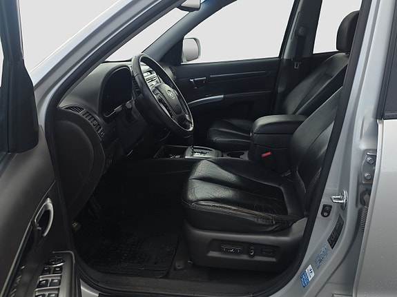 Hyundai Santa Fe 7 of 13