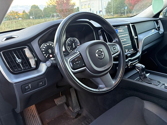 Volvo XC60 3 of 6