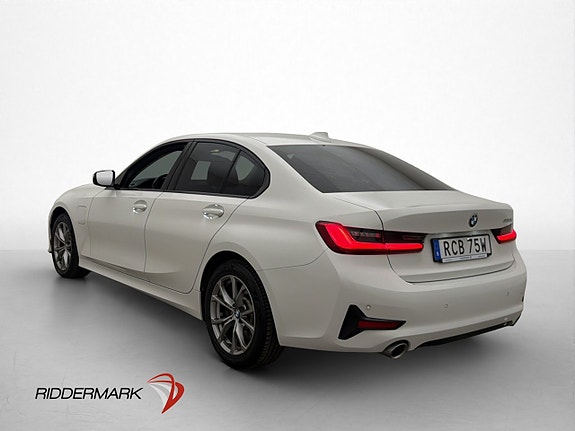BMW 330e 5 of 30