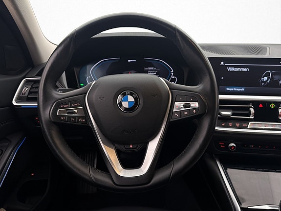 BMW 330e 13 of 30