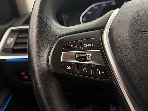 BMW 330e 25 of 30