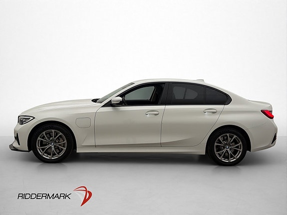 BMW 330e 4 of 30