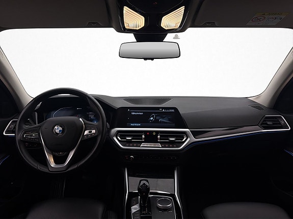 BMW 330e 12 of 30