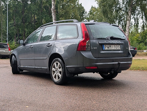 Volvo V50 3 of 8