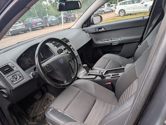 Volvo V50 7 of 8
