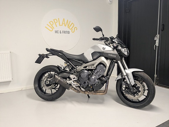 Yamaha MT-09 ABS (akrapovic) 2 of 7