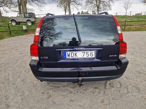 Volvo V70 3 of 9