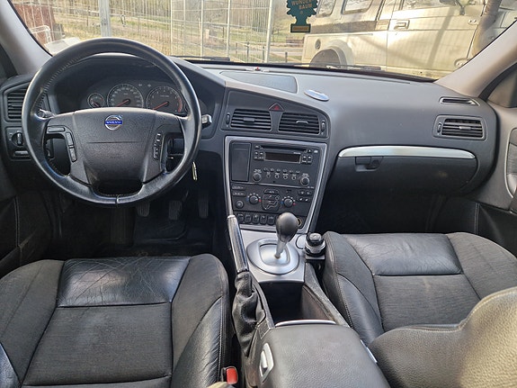 Volvo V70 5 of 9