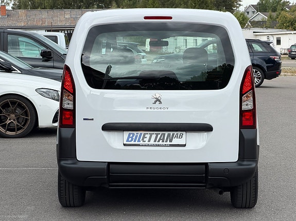 Peugeot Partner Tepee 9 of 26