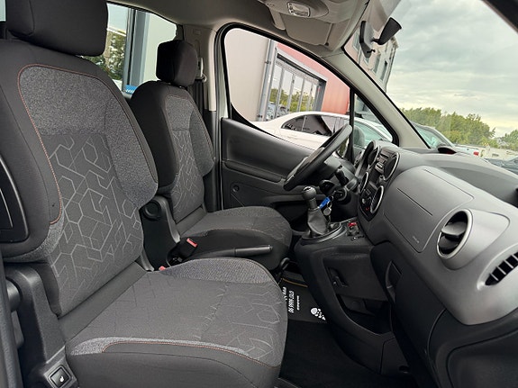 Peugeot Partner Tepee 19 of 26