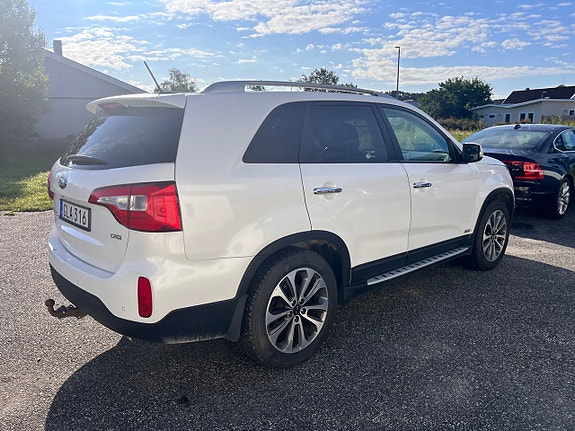 Kia Sorento 3 of 7