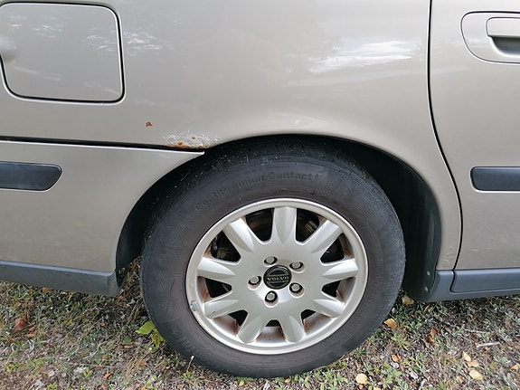 Volvo V70 13 of 23