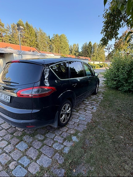 Ford S-MAX 4 of 13