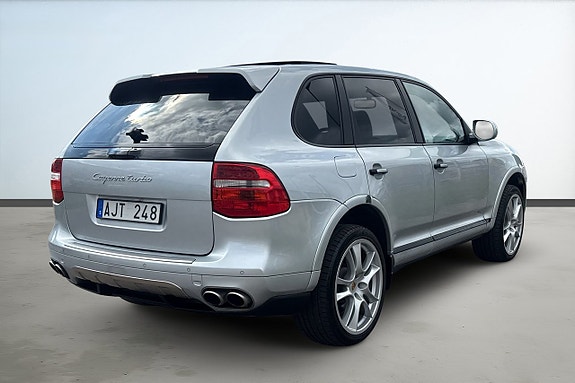 Porsche Cayenne Turbo 5 of 21