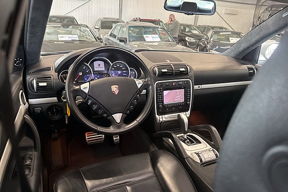 Porsche Cayenne Turbo 19 of 21