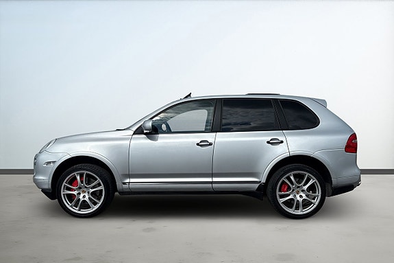 Porsche Cayenne Turbo 2 of 21