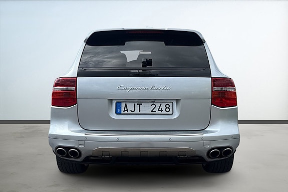 Porsche Cayenne Turbo 4 of 21