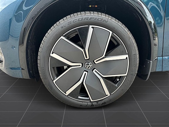 Volkswagen Tiguan 9 of 14