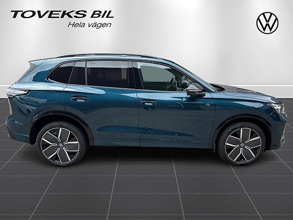 Volkswagen Tiguan 2 of 14