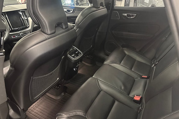 Volvo XC60 12 of 21