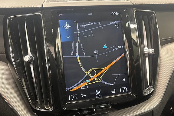 Volvo XC60 16 of 21